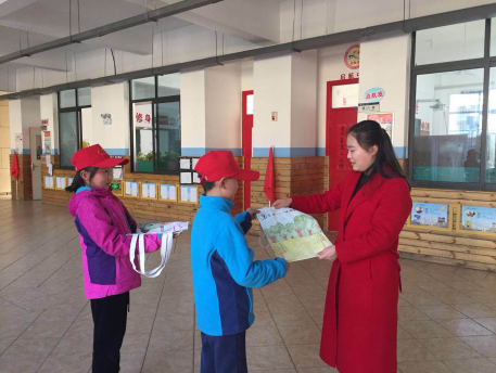 贈送老師自己繪制的環保袋 贈送老師自己繪制的環保袋